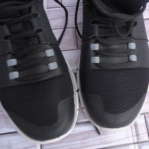 SIZE 12. UNDER ARMOUR STRIVE 7 running sneakers. - Picture 3 of 16